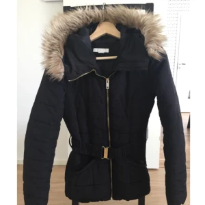  - Colour: Black  Size: 36 