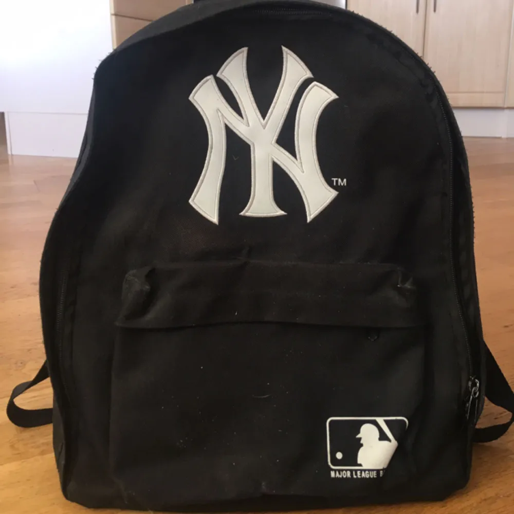New York Yankees ryggsäck! Rymlig och fräschh. Väskor.