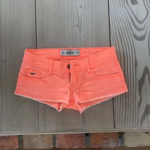  - Snyggaste shortsen jag ägt! Låga där fram och lite cheeky där bak!! Och man ser bruuun ut!😍