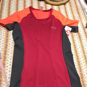  - Ny. Normal i storlek. Skickas mot frakt. 