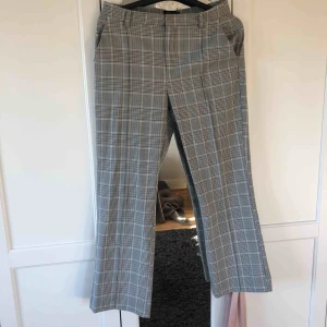  - Köpte dessa vida kostymbyxof nyligen på lindex och dem kostade 399kr men de va inte riktigt min stil tyvärr så säljer dem 100kr + frakt