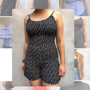 Byxdress - Superfin svart byxdress med små blommor. Den är lite för liten för mig så den ser mycket bättre ut på någon lite mindre. Frakt tillkommer (kolla gärna in resten av mina kläder så går de på samma frakt). Möts även upp i jkpg. 