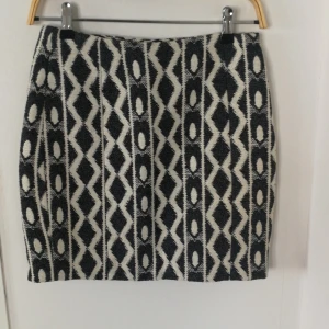 Mango skirt - Mango skirt pencil cut size 36