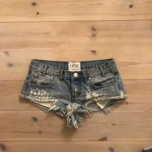 One teaspoon shorts  - Shorts från one teaspoon - nyskick. Inköpspris - 1100kr. Köparen står för frakten 💕 