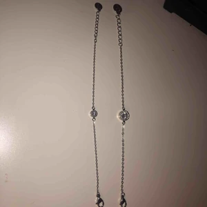  - Jättefina armband från Edblad. Likadana förutom att den ena ”diamanten” är större än den andra. Nypris runt 300 kr st, knappt använda💜 Båda för 150 eller ett för 80 kr💜💜
