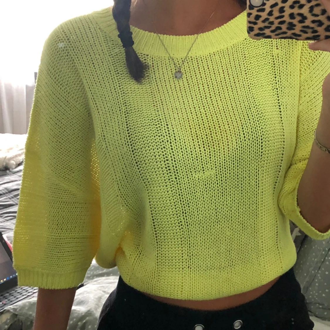 Gul stickad tröja  - 91