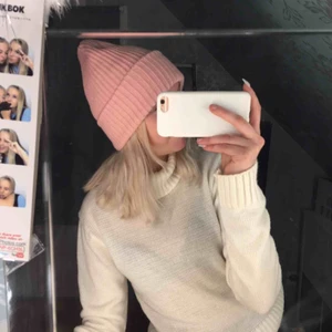  - Fin rosa mössa❣️