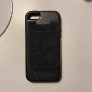  - iphone 5/5s/5se skal, jätte bra skick, väldigt bra skyddskal