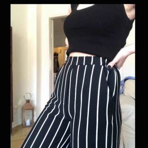  - Jättesköna och snygga randiga byxor från Bershka inköpta i Nice. Kan mötas upp i Stockholm eller frakta!