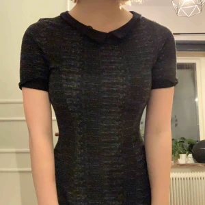  - Tight klänning från H&M. Strl 36 men sitter som en XS. Köparen står för frakt men kan mötas upp i Karlskoga/Örebro