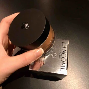  - Bästa Löspudret från Lancôme. Klantig som en är råkade jag köpa fel färg, deep. Helt oöppnad och oanvänd, frakt är inkluderat i priset!