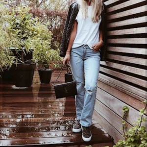  - Köpta här på plick, aldrig använda sedan jag fick hem dom.  Super trendiga och snygga, de är också väldigt sköna. Dock är jeansen avklippta, det var så de kom när jag fick hem dom. (Bilder från gamla ägaren) 200+50kr frakt