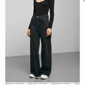  - ett par jättesnygga ace jeans ifrån weekday! kan mötas upp i stockholm eller posta men då står köparen för frakten (65kr) 