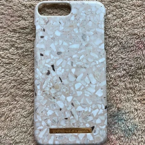  - iPhone 6+/7+/8+ case! Ord pris. 300kr Säljer för 120kr