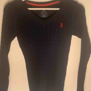  - Säljer min Ralph luren tröja som jag köpte 2018 använder inte den därför säljer jag den. Använd fåtal gånger🥰
