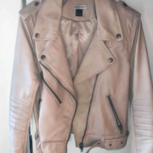  - Skinnjacka  Använd ca 2 gånger 