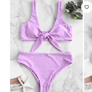 Bikini från zaful - Jag säljer en lila bikini som går att knyta fram till i storlek S. Säljes pga något stor. HELT NY OCH ALDRIG ANVÄND (lappen kvar) Nypris runt 150-200kr. Startpris är 80kr, men lägg gärna bud privat eller i kommentarerna. Köpare står för frakt💜