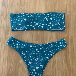 Bikini - Super fin bikini från shein! Aldrig använd endast provad. Stolek s men passar även m!! priset är inkl frakt💕