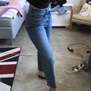Skitsnygga jeans från Zara som tyvärr inte kommer till användning Frakt tillkommer