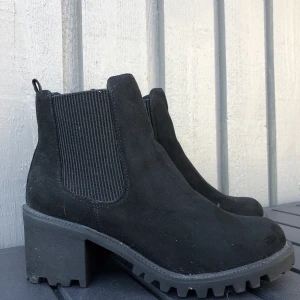 Nya boots  - Nya boots från river! Storlek 39. Frakt tillkommer 