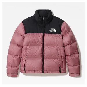 North face dunjacka - Rosa dunjacka från northface. Använd en vinter men väldigt bra skick! Jackan är lite smutsig speciellt i slutet på armarna, men den går att tvätta om man har torktumlare. Köpare står för frakten. Ordinarie pris 2799kr