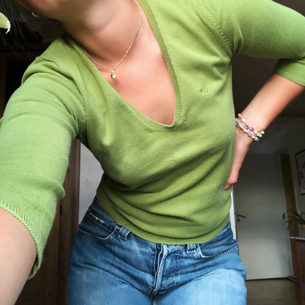 Grön pullover från Esprit. Storlek M men passar mindre också. 🥰🥰🥰. Tröjor & Koftor.