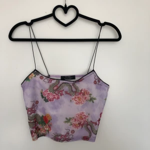 bershka Top XS - söt topp från bershka i storlek XS. 90 + frakt🌸