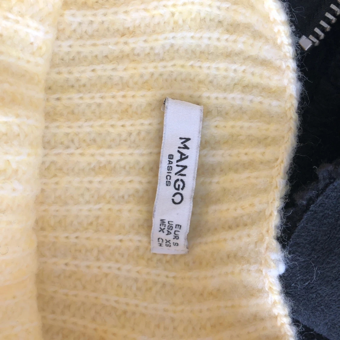 Gul stickad tröja från mango - 90