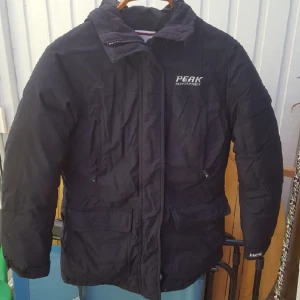  -  Peak Parkas Strl S. Kan mötas upp i Sundsvall, Gävle eller Stockholm. 
