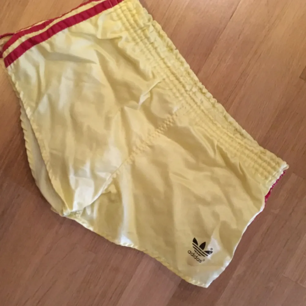 Vintage shorts från adidas . Shorts.