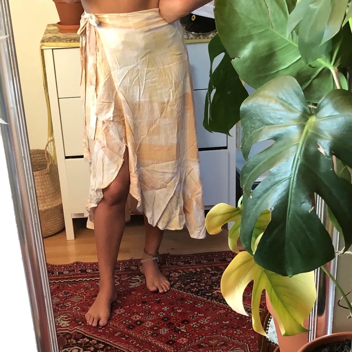 Mönstrad gul kjol från Carin Wester  - 90