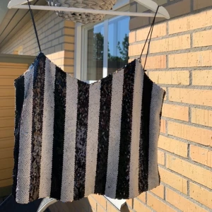 Linne från zara som byter färg  - Använt en gång! M men sitter bra på mig som har S