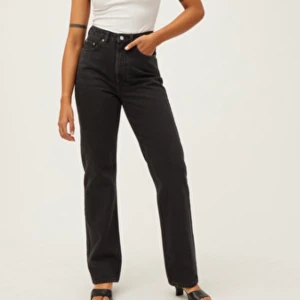 Echo black jeans storlek 24/30 - Säljer mina jättefina jeans från weekday (modell rowe) pga att de är för små. Nypris 500kr 