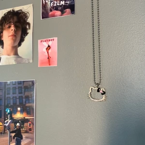 Hello kitty halsband  - Jättegulligt hello Kitty halsband 💕🦋