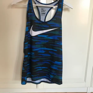 Nike linne  - Jättefin sick ! Storlek m , hämta hos mig i Gbg (41464) eller skicka för 42kr 