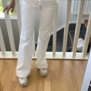 Mango - Säljer dessa jenas från mango helt nya, sitter skit snyggt 