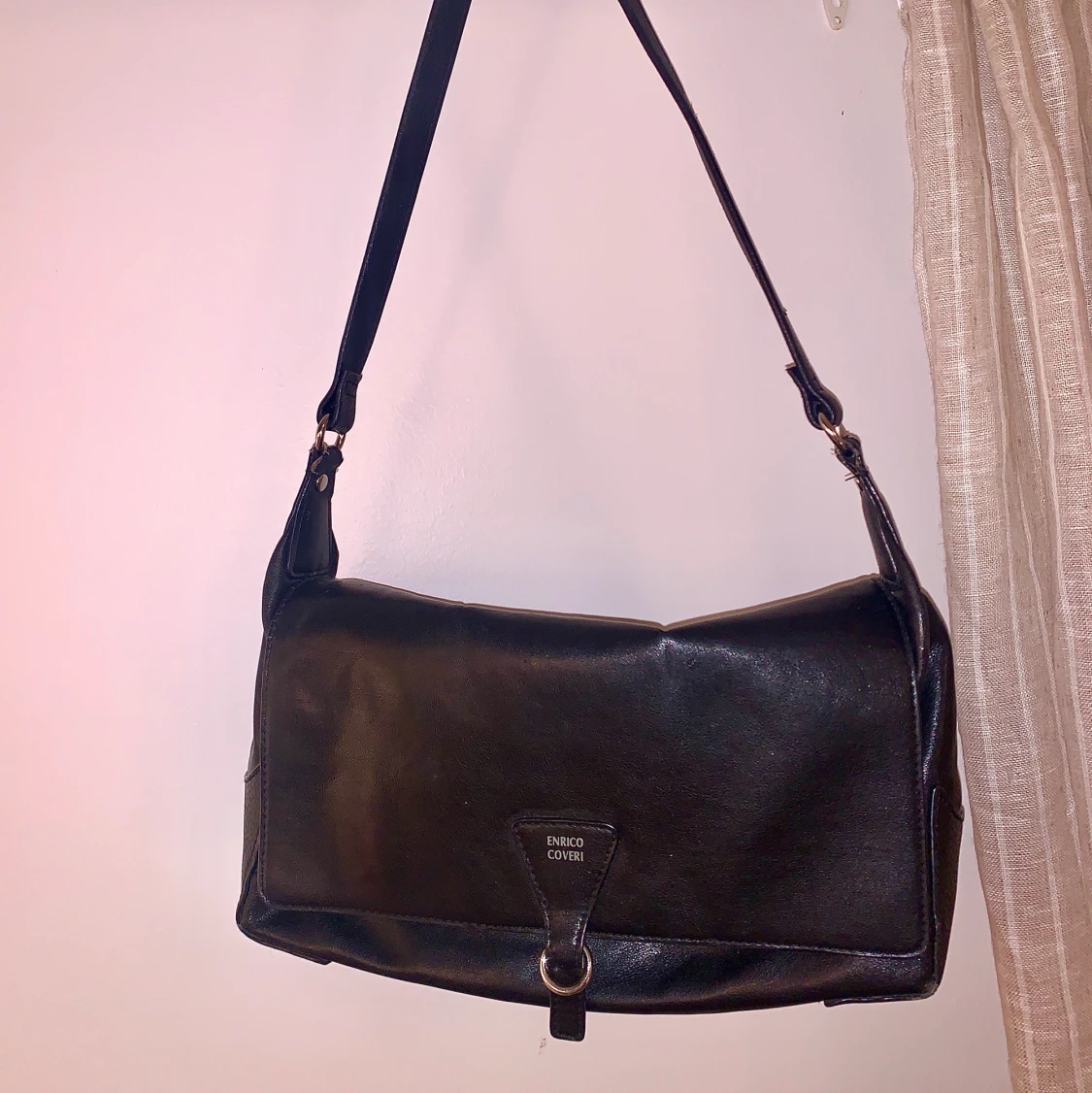 Svart väska i läder!