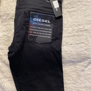 Diesel jeans  - Sprillans nya diesel jeans i storlek 30. Dom är aldrig använda och är inköpta för 999kr. Endast seriösa köpare!!!