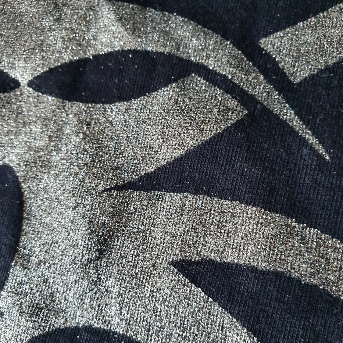 Vintage t-shirt med tribaler - 90