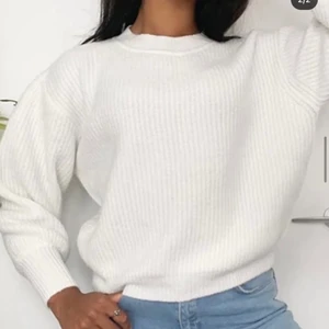 Stickad tröja - Helt ny vit stickad tröja