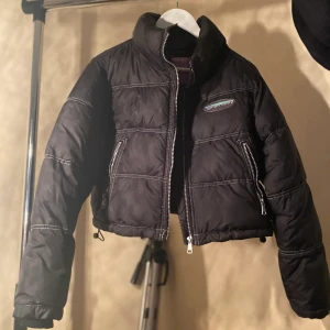 Jacka  - Fin o värm jacka från pull and bear