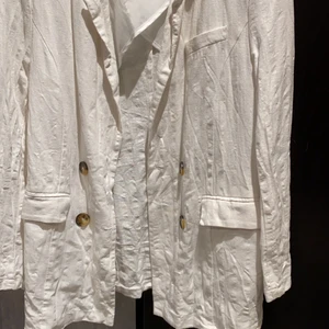 Vit linnékavaj  - Vit linnékavaj. Superfin men kommer tyvärr inte till användning därför jag säljer vidare. Storlek 38 