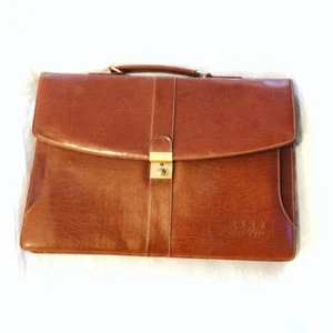  - Snygg portfölj i brunt läder! 