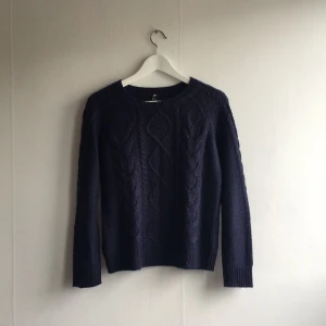  - Mysig stickad tröja