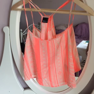  - Så snygg topp perfekt på festivaler och varma sommardagar!☀️oanvänd