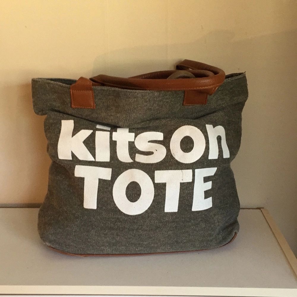 Handväska med tryck. Kitson TOTE. Väskor.