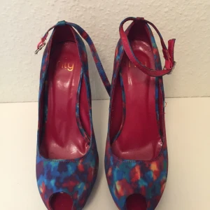  - Klackar från Nelly, använda 1 fest. Väldigt bekväma (tro det eller ej💁🏼) 
