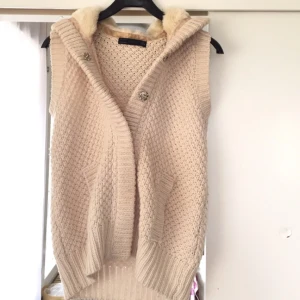  - Size M/L zara woman. Finns i Hässelby 