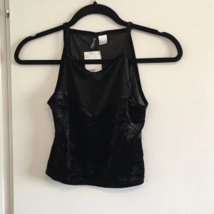  - Topp från H&M i storlek S
Tags kvar! 