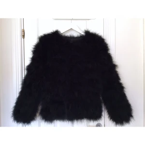  - Jättefin fjäderjacka som tyvärr är stor på mig
Ny
Hör av dig för fler bilder eller frågor 